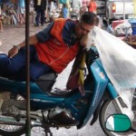 Sleeping-on-a-Motorcycle-10 Sleeping-on-a-Motorcycle-10