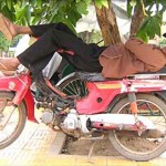 Sleeping-on-a-Motorcycle-17 Sleeping-on-a-Motorcycle-17