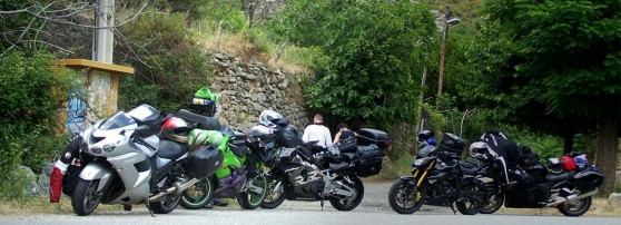 Az EU közbelép: sárga mellény és hangtalan dobok kellenek a motorokra